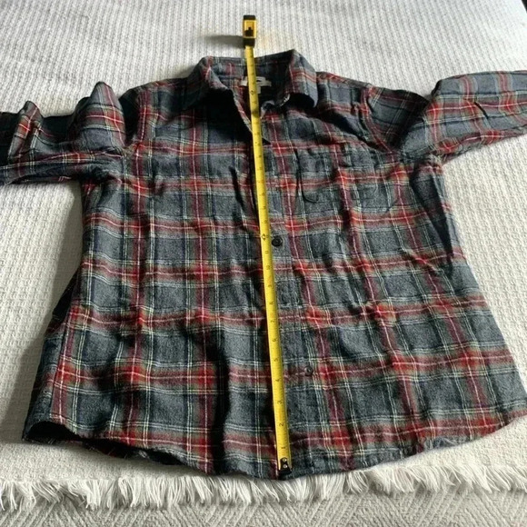 LL Bean relaxed fit flannel button down shirt - Picture 6 of 6